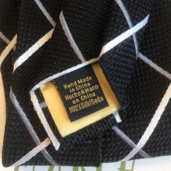 Authentic Donald Trump Tie - Picture 5 of 11